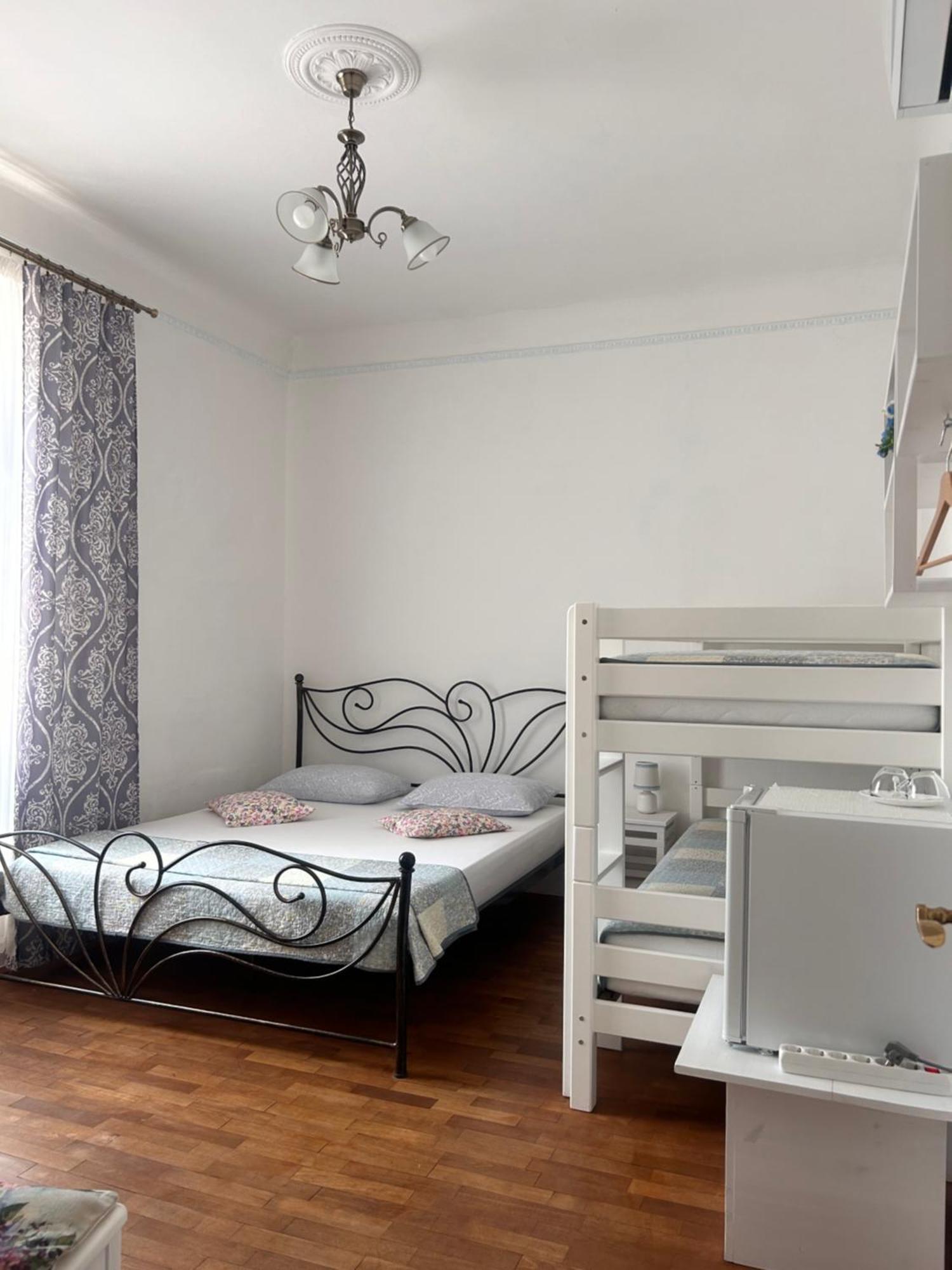 Guest House Ізола Екстер'єр фото